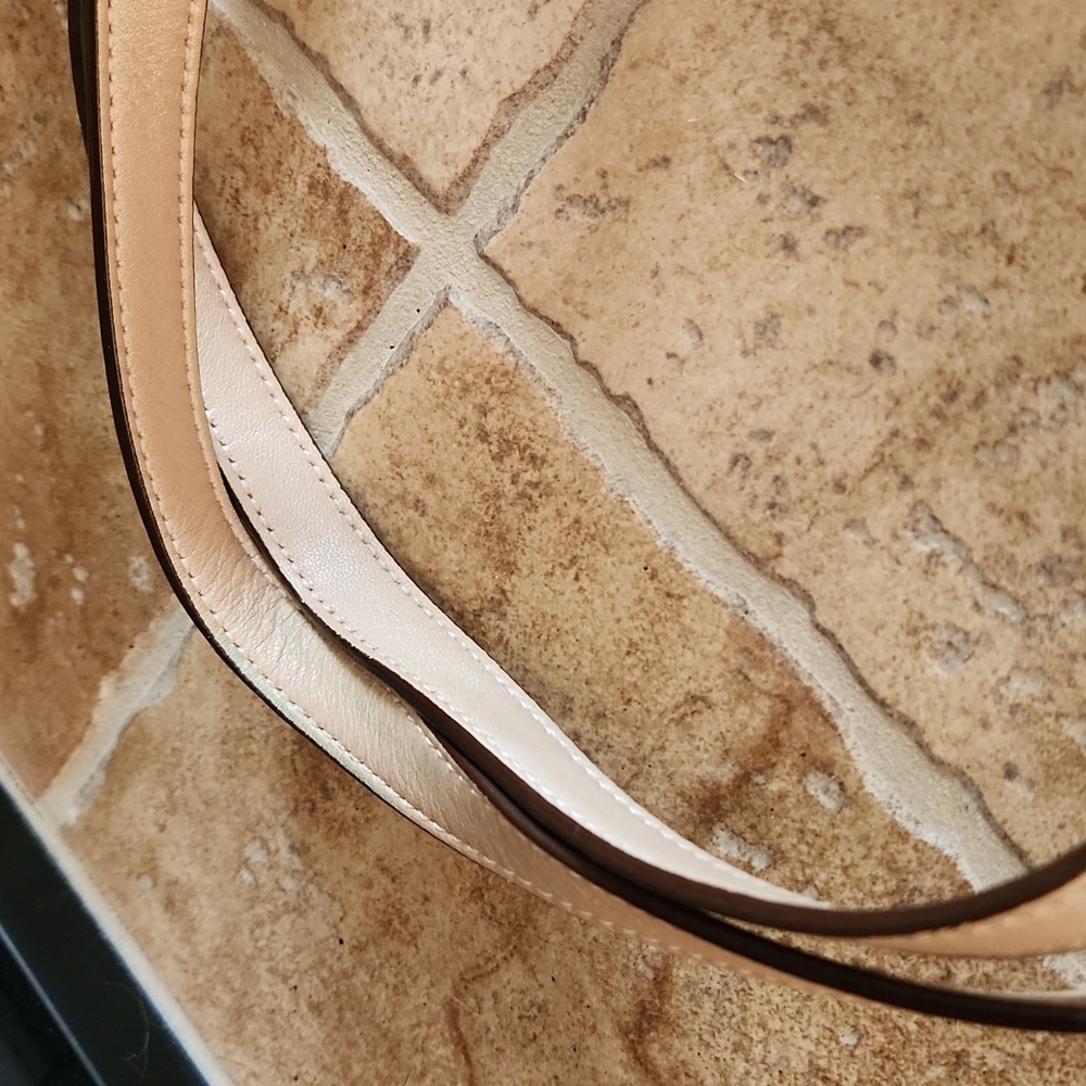 Coach Beige Leather Shoulder Bag - Picture 5 of 16